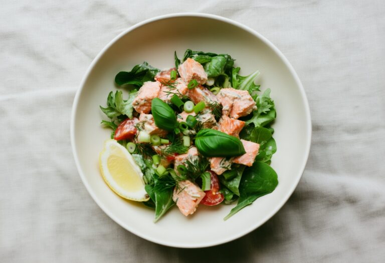 Lõhesalat basiilikuga
