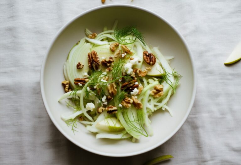 Pirni-fenkolisalat pähklitega